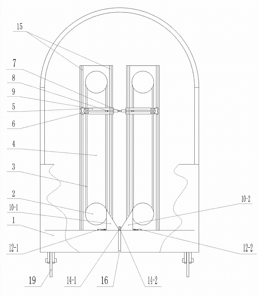 Mulberry leaf harvester with belt reciprocating type driving function