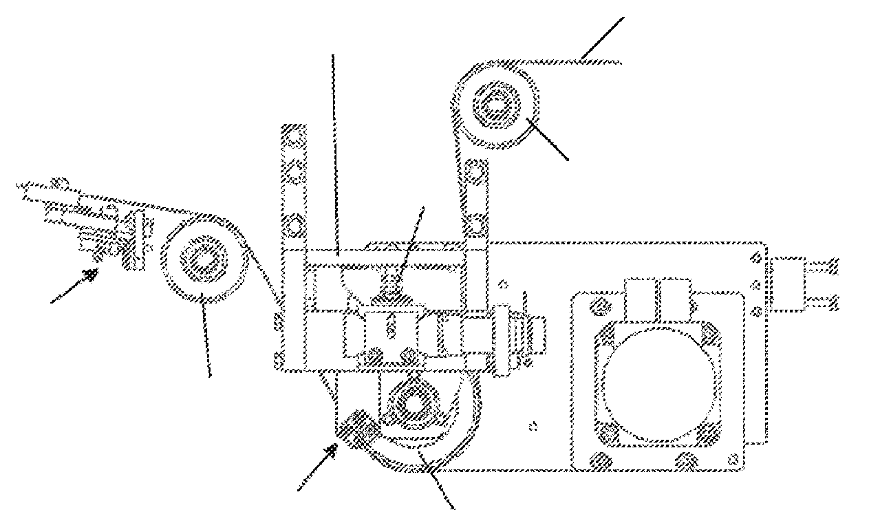 Device for regulating the linear stability of a belt