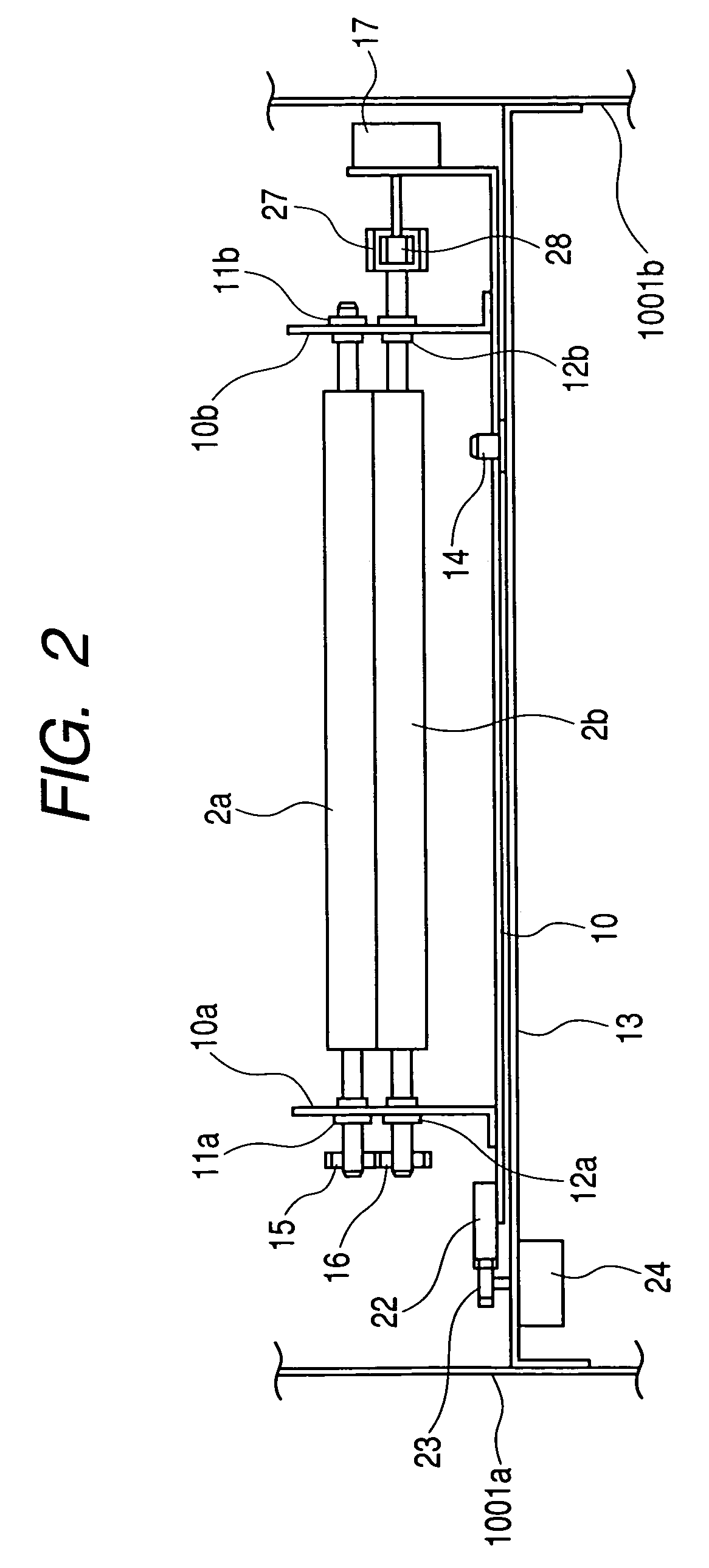 Pivotal sheet conveying apparatus for skew correction and image forming apparatus