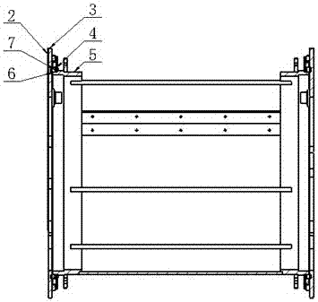 A recoil drum chip conveyor sealing device