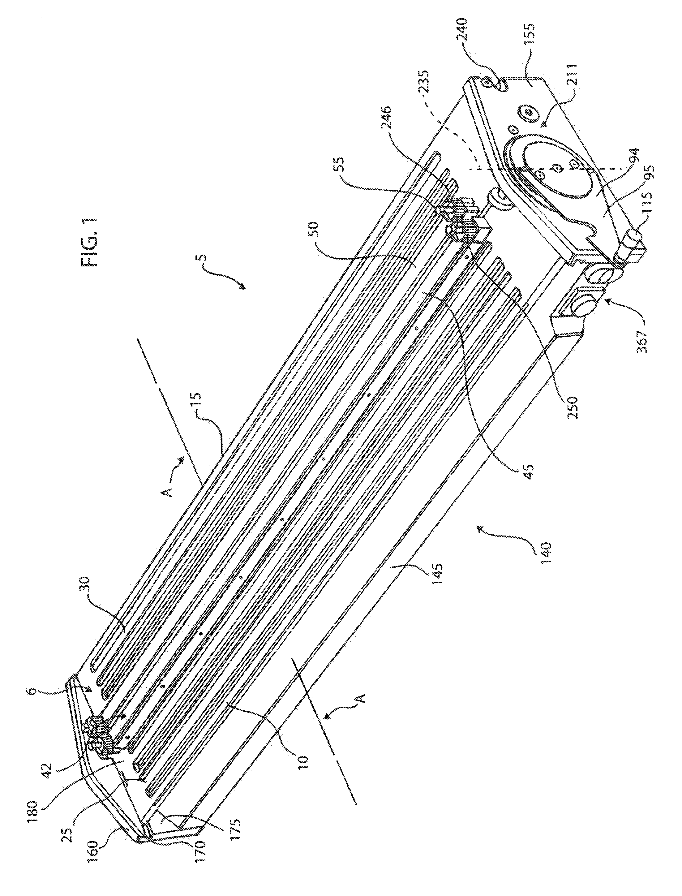 Welding apparatus for conveyor belts and method