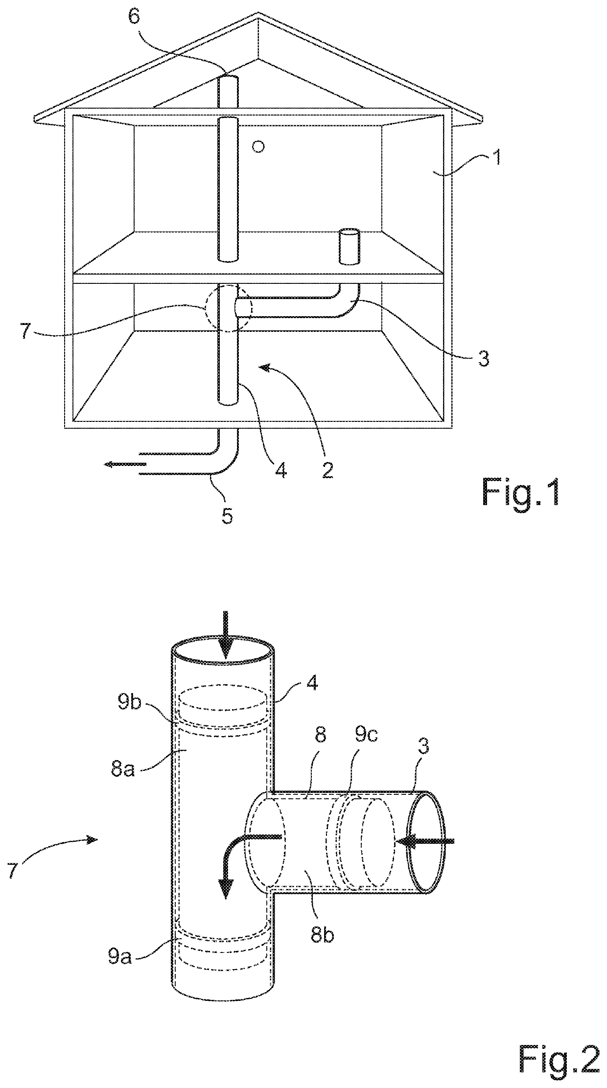 A liner arrangement for installing in a pipe structure, and a method for relining a pipe structure