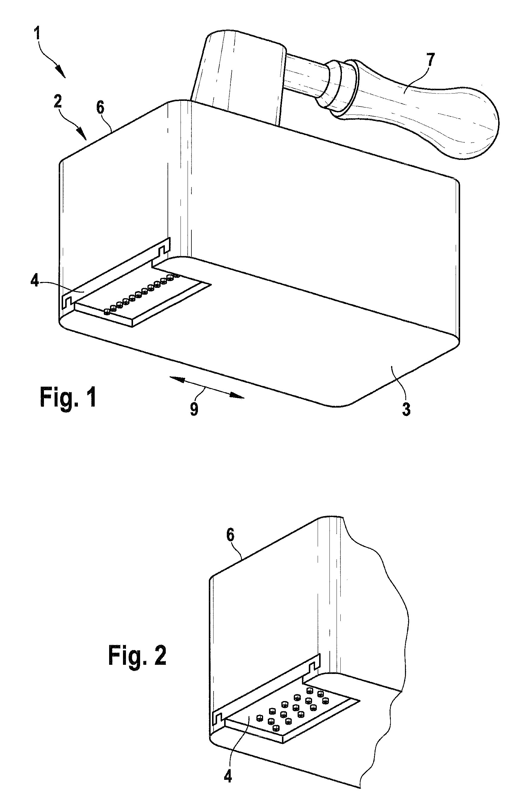 Device for applying liquid coating materials