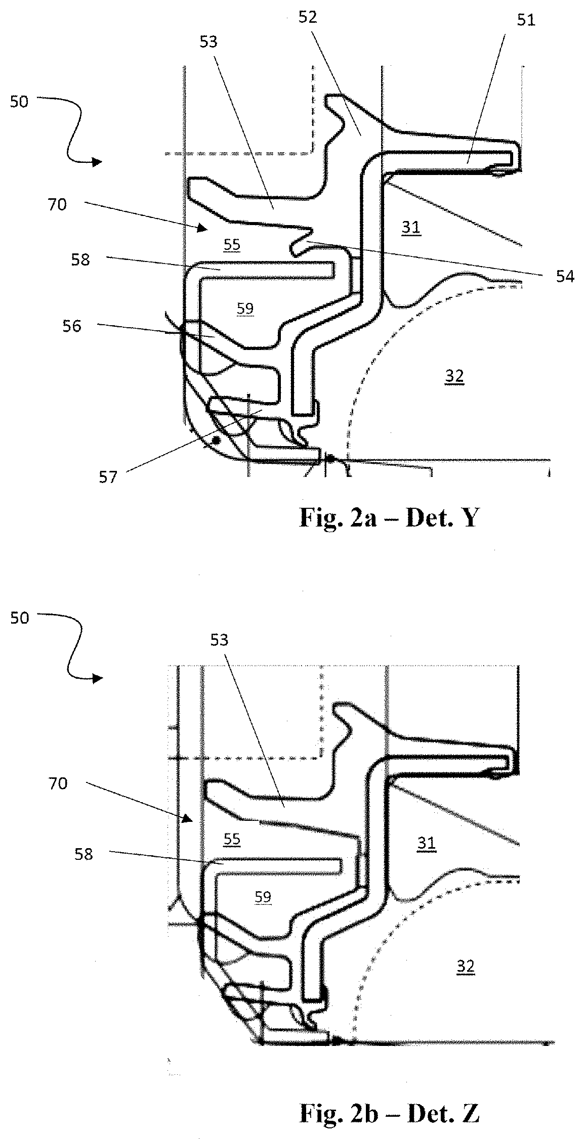 Labyrinth sealing device for improved drainage