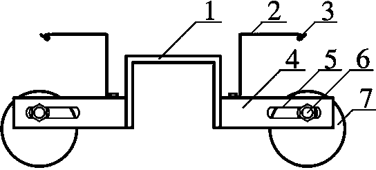 Eccentric-braking filament feeding device applied to forced internal-external transfer type composite spinning