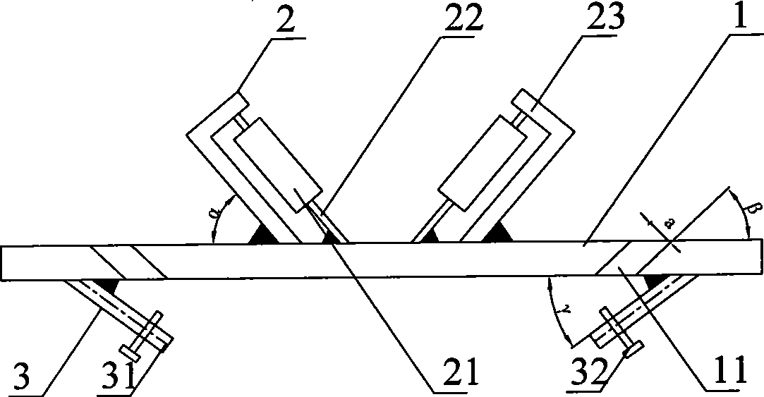 Assembling method for jacketed pipe and its pipe lining apparatus