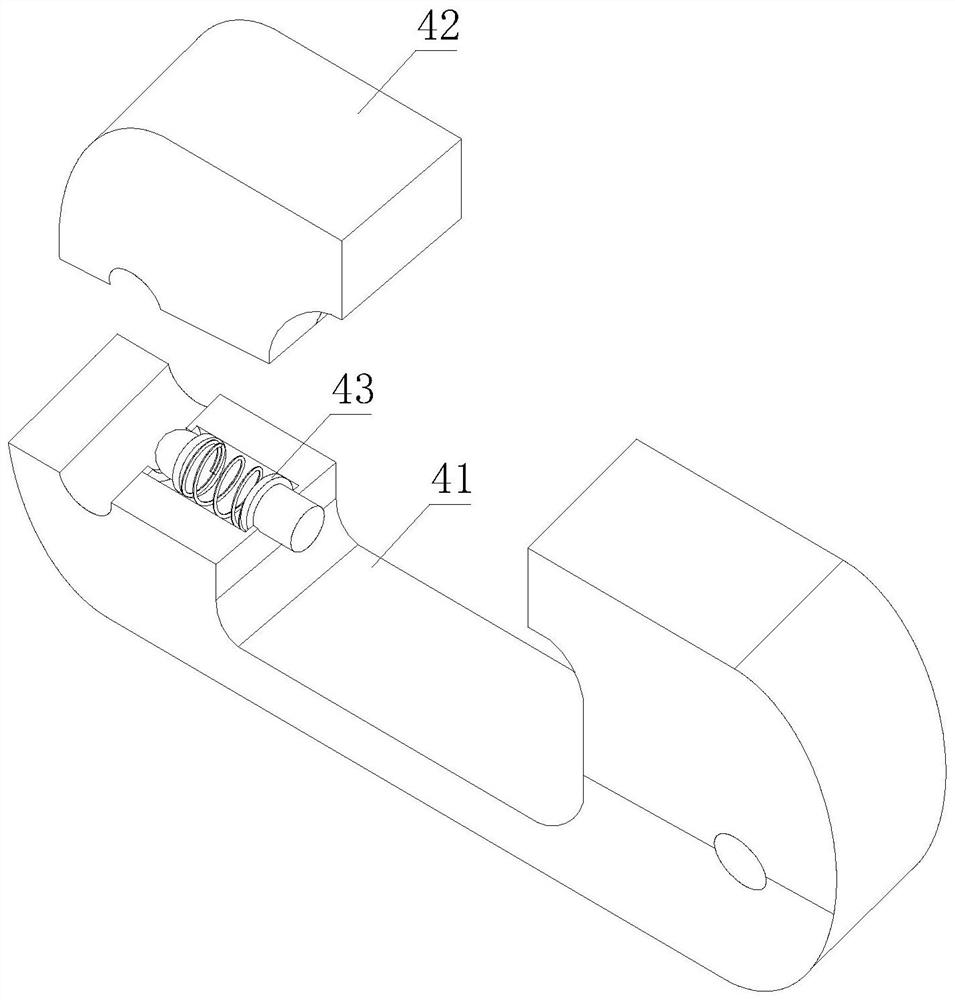 A kind of tension-resistant wire clamp with improved anti-corrosion and self-closing effect and preparation method thereof