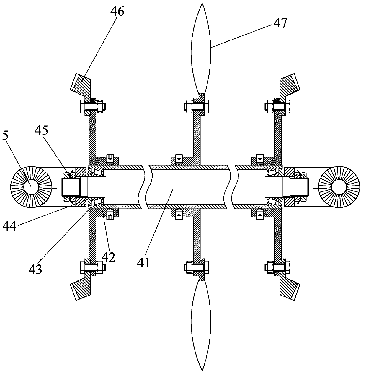 Adjustable positioning and clamping device for regular polygonal dynamic sculpture and adjustable positioning method thereof