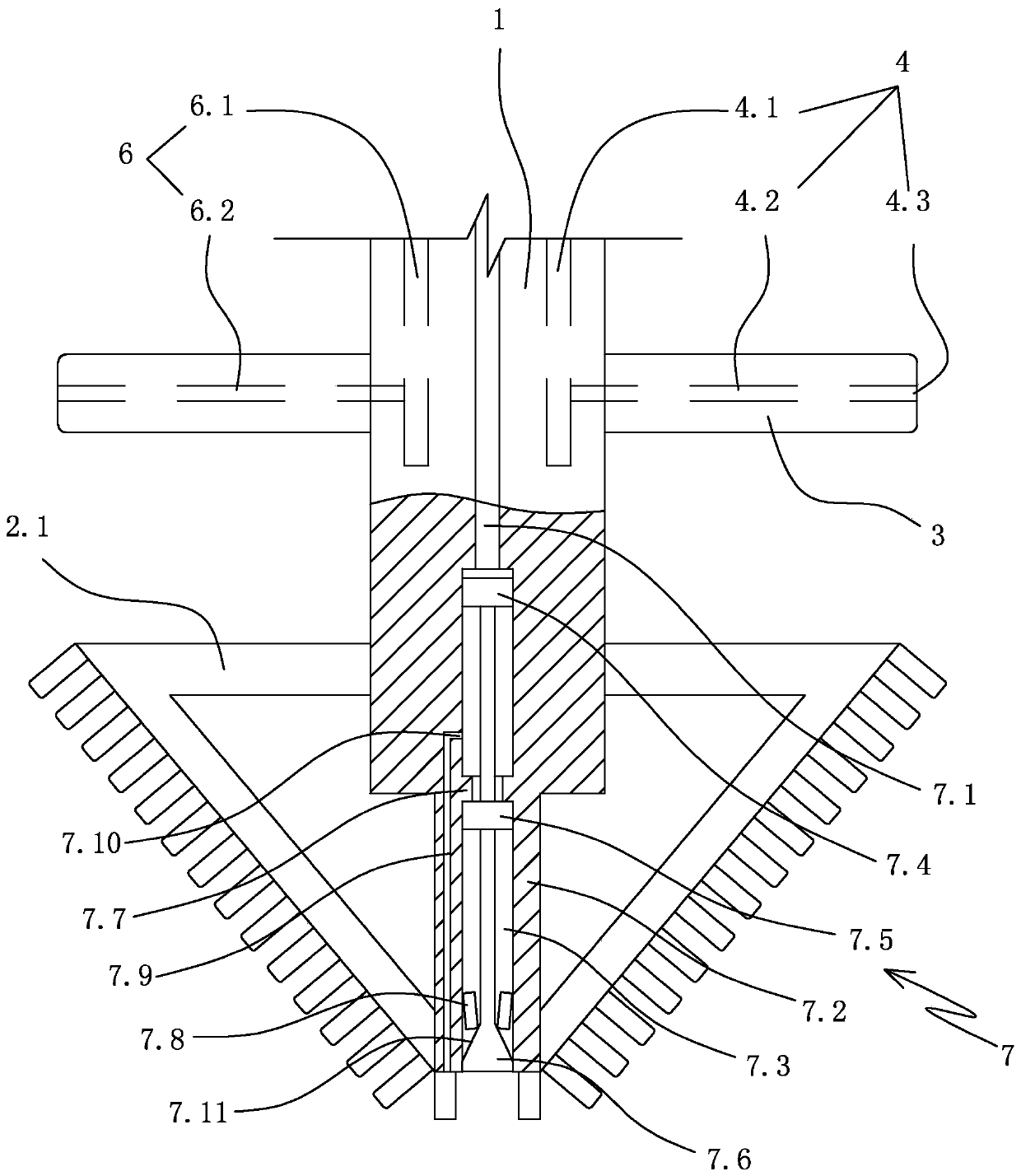 Micro-disturbance foundation reinforcement device and underground tunnel envelope structure construction method