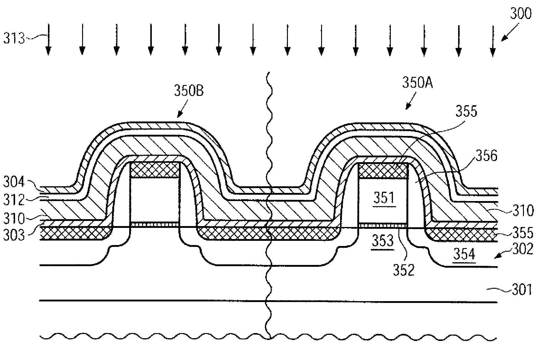 Method and a semiconductor device comprising a protection layer for reducing stress relaxation in a dual stress liner approach