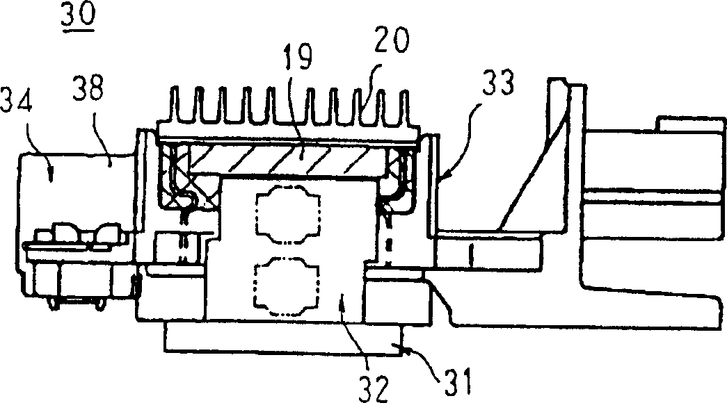 Capacitor device in AC generator and mfg. method thereof