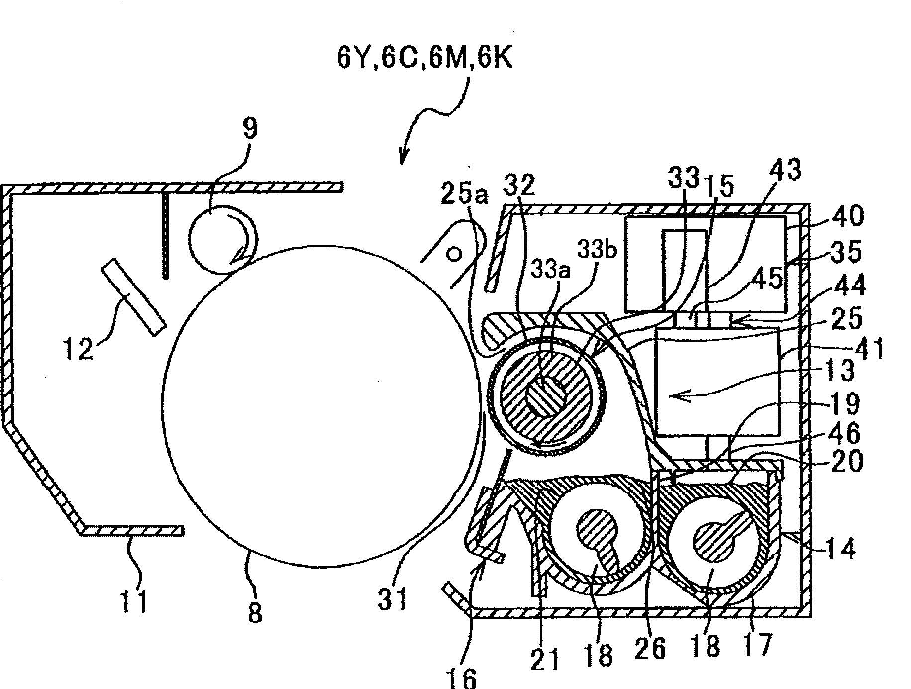 Powder transporting apparatus and image forming apparatus including the same