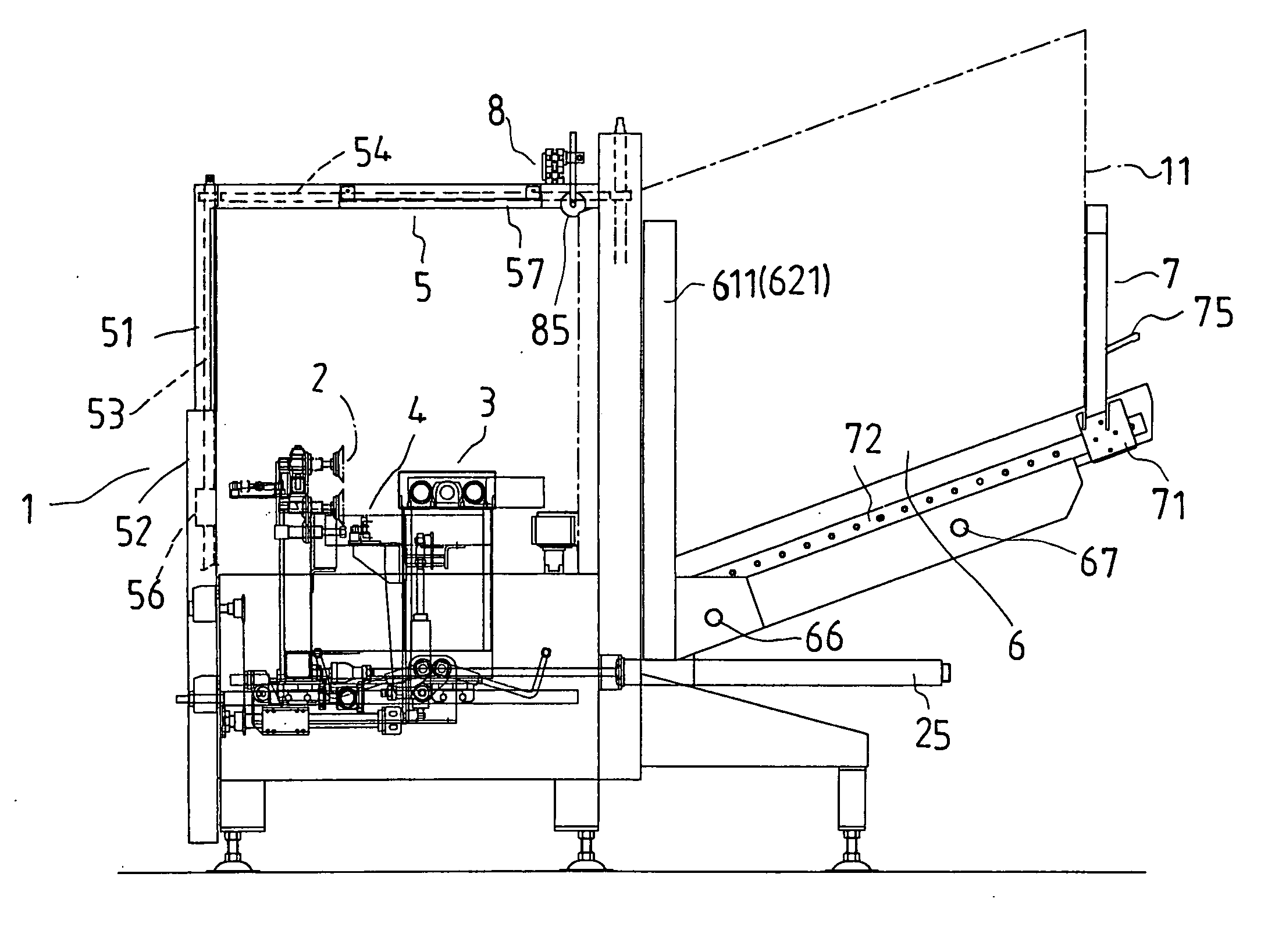 Machine for spreading out cardboard boxes automatically