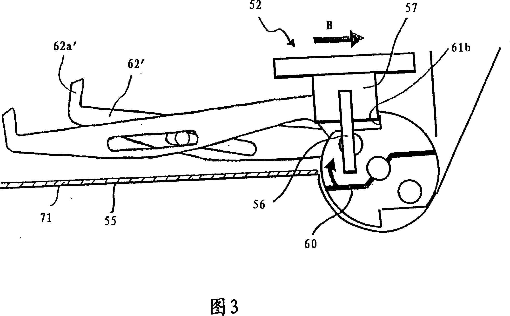 Device and method for applying layers of a powder material onto a surface