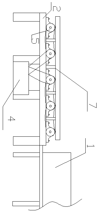 Feedstock conveying device of stainless steel solid melting furnace