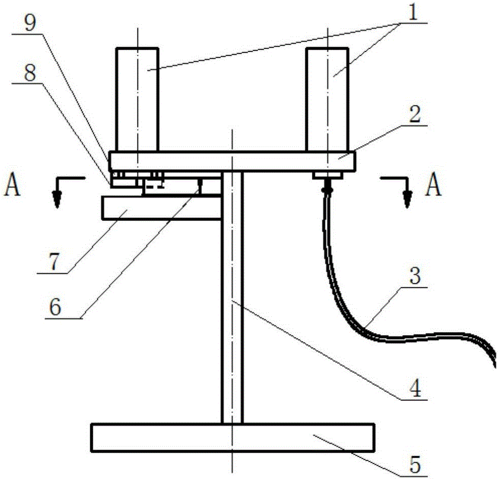 Magnetic disinfection maintaining mechanism for infusion bottle