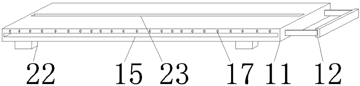 Plate cutting device convenient to adjust cutting spacing