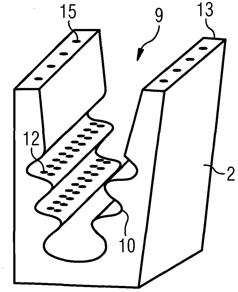 Axial turbomachine rotor having blade cooling