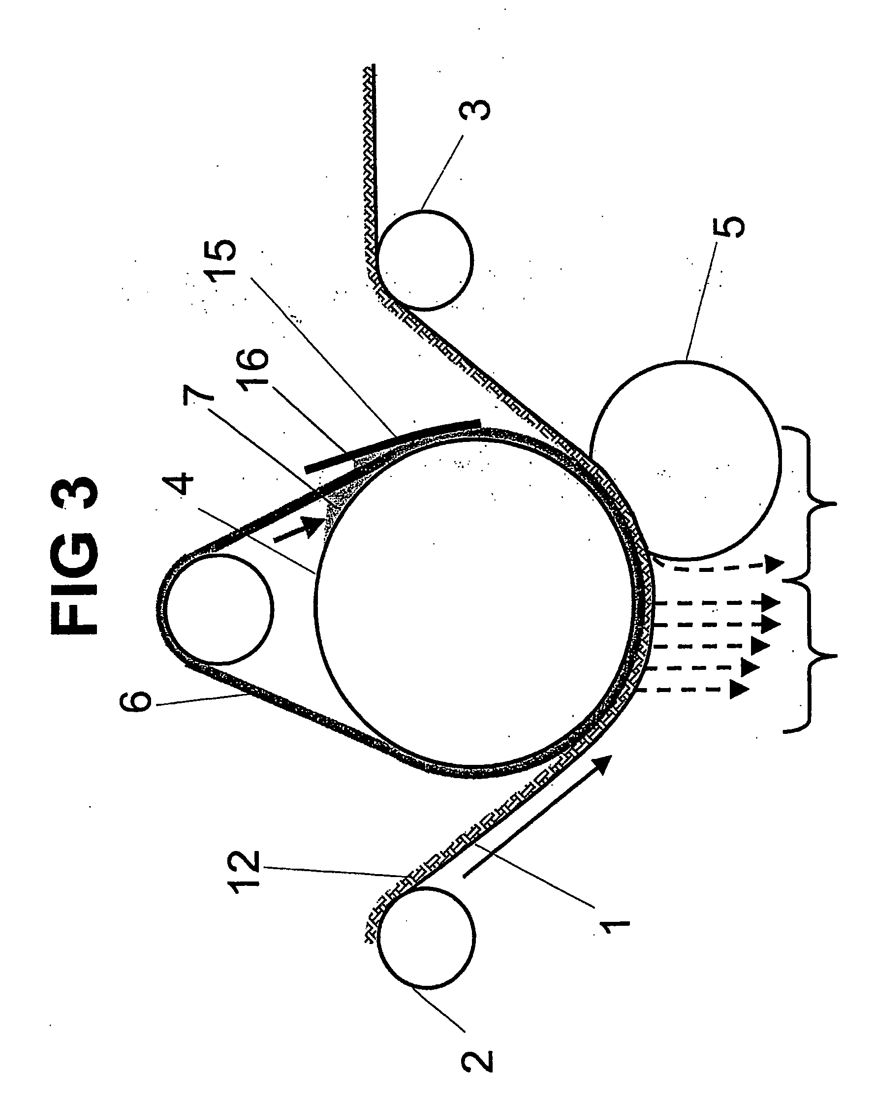 Process and arrangement for replacing intra-fiber liquid in fibers with a replacement liquid