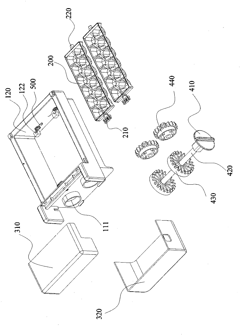 Door type manual ice maker and refrigerator with same