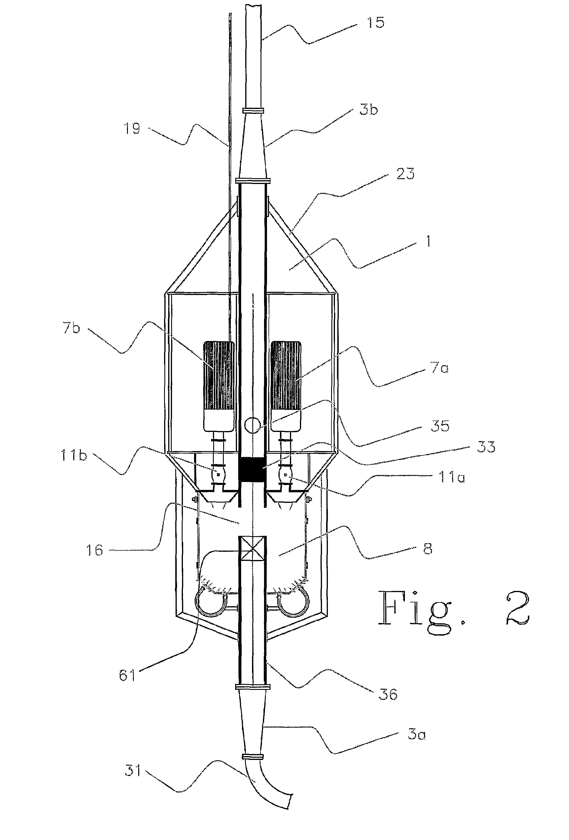 Arrangement and method for controlling and regulating bottom hole pressure when drilling deepwater offshore wells