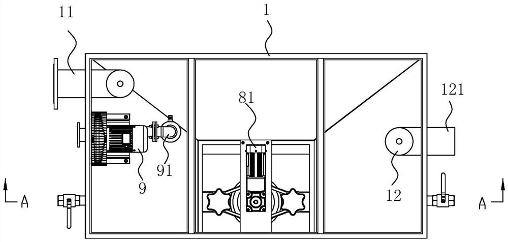A high-efficiency oil-water separation device