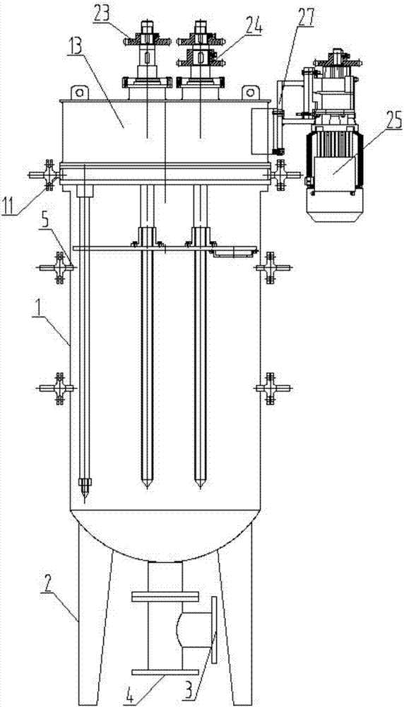 Self-cleaning tank type filtering separator