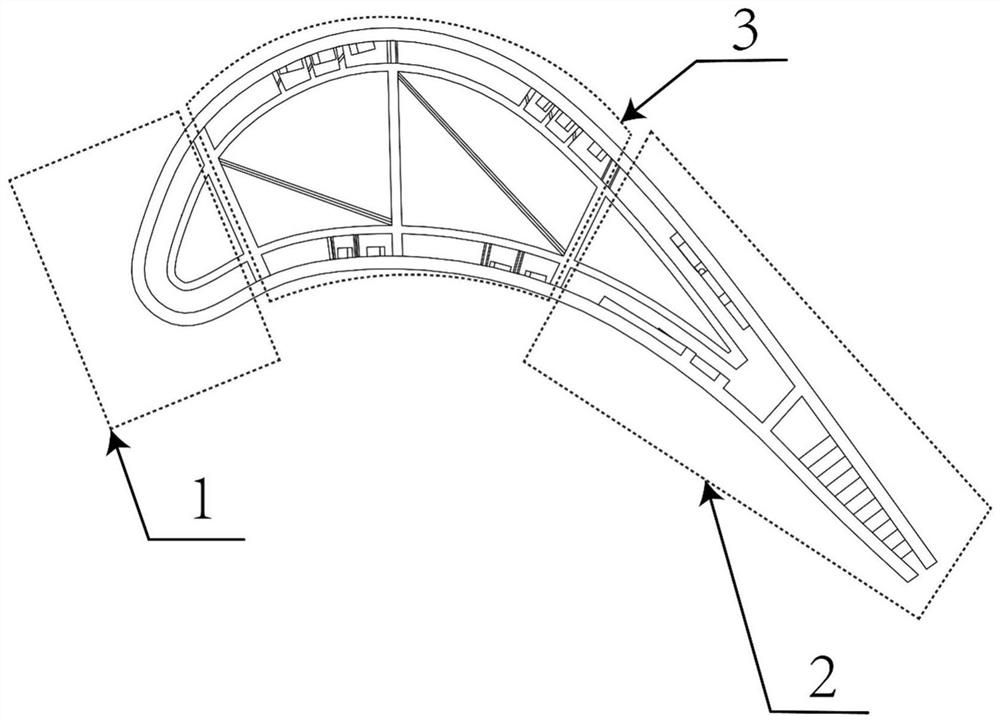 A supercharged cooling structure for gas turbine moving blades using the rotation effect