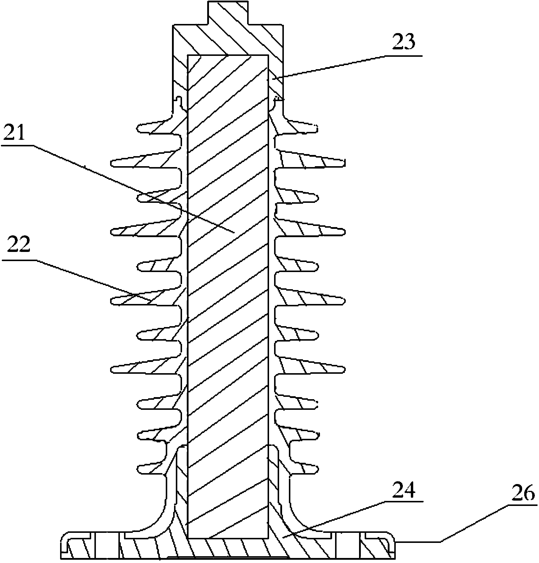 Motor train roof composite insulator with interface breakdown prevention function