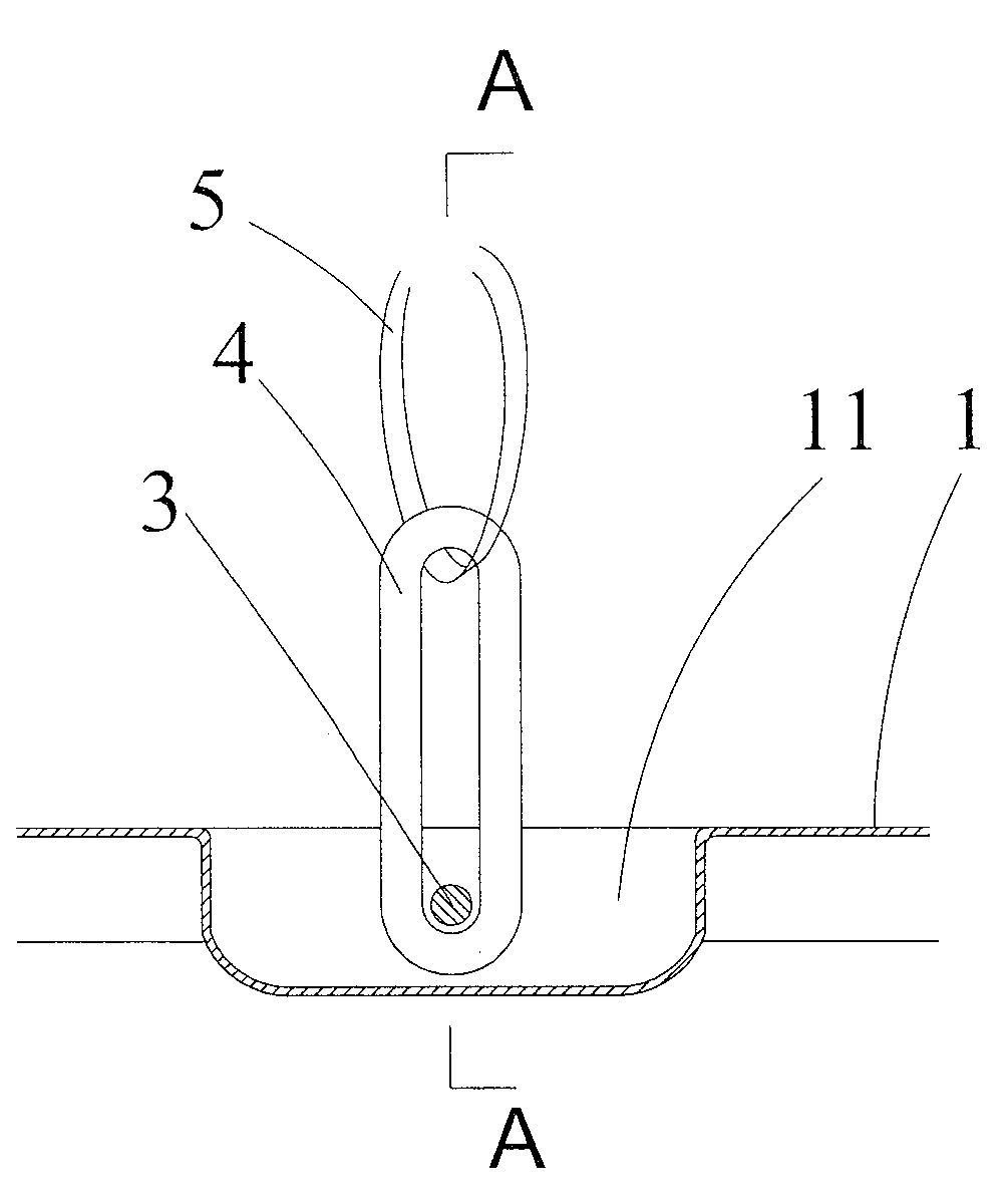 Container bottom bracket center sill with concealed rope lug