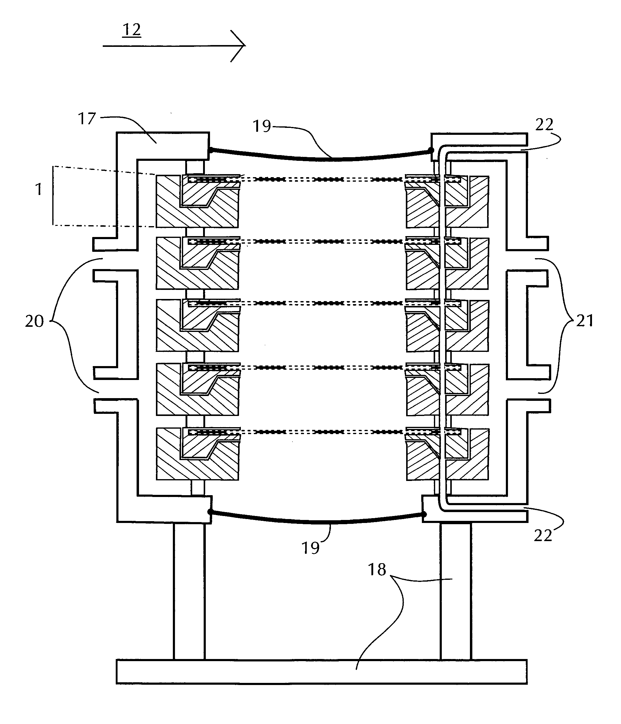 Filtration system with enhanced cleaning and dynamic fluid separation