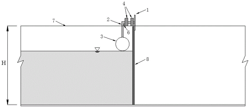 Experimental water channel device for simulating instantaneous and complete break of dam