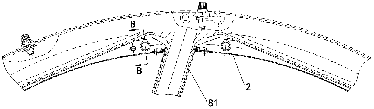 A heat-insulating runner of a turbine load-bearing casing and an engine having the same