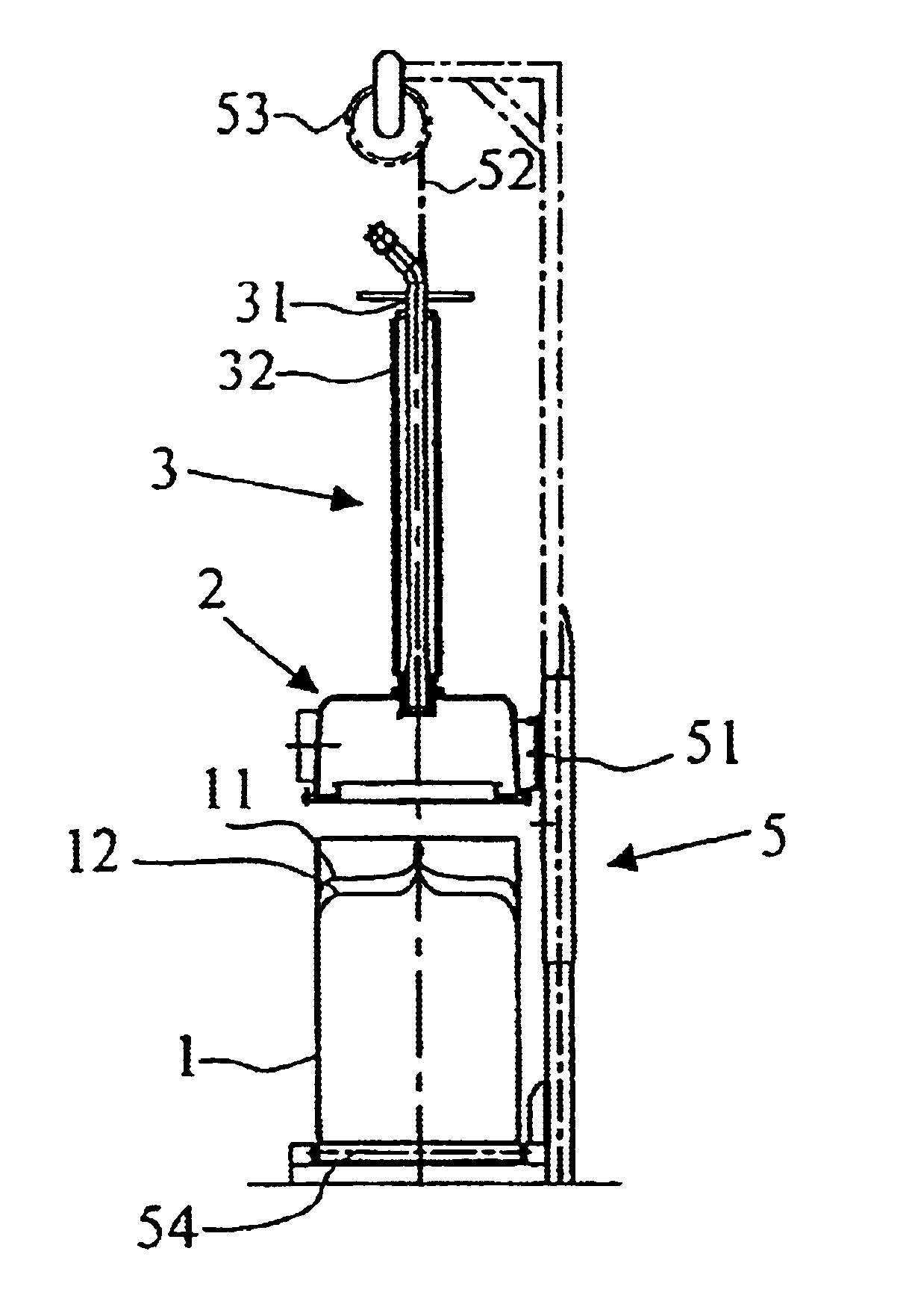 Method and installation for emptying casks