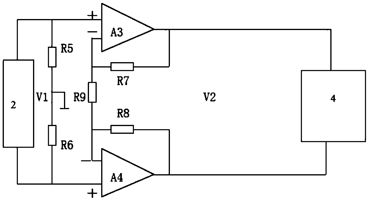 Detector fully differential circuit based on charge amplification