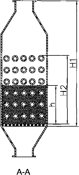 Self-cleaning fluidized bed heat exchanger