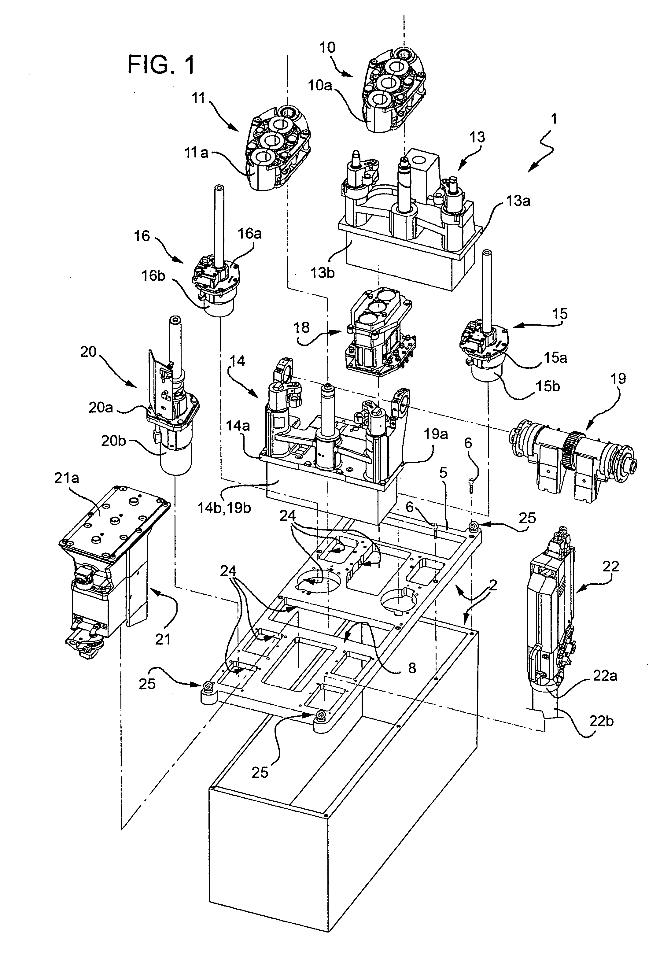 Forming section of a hollow glass items production machine and relevant support structure