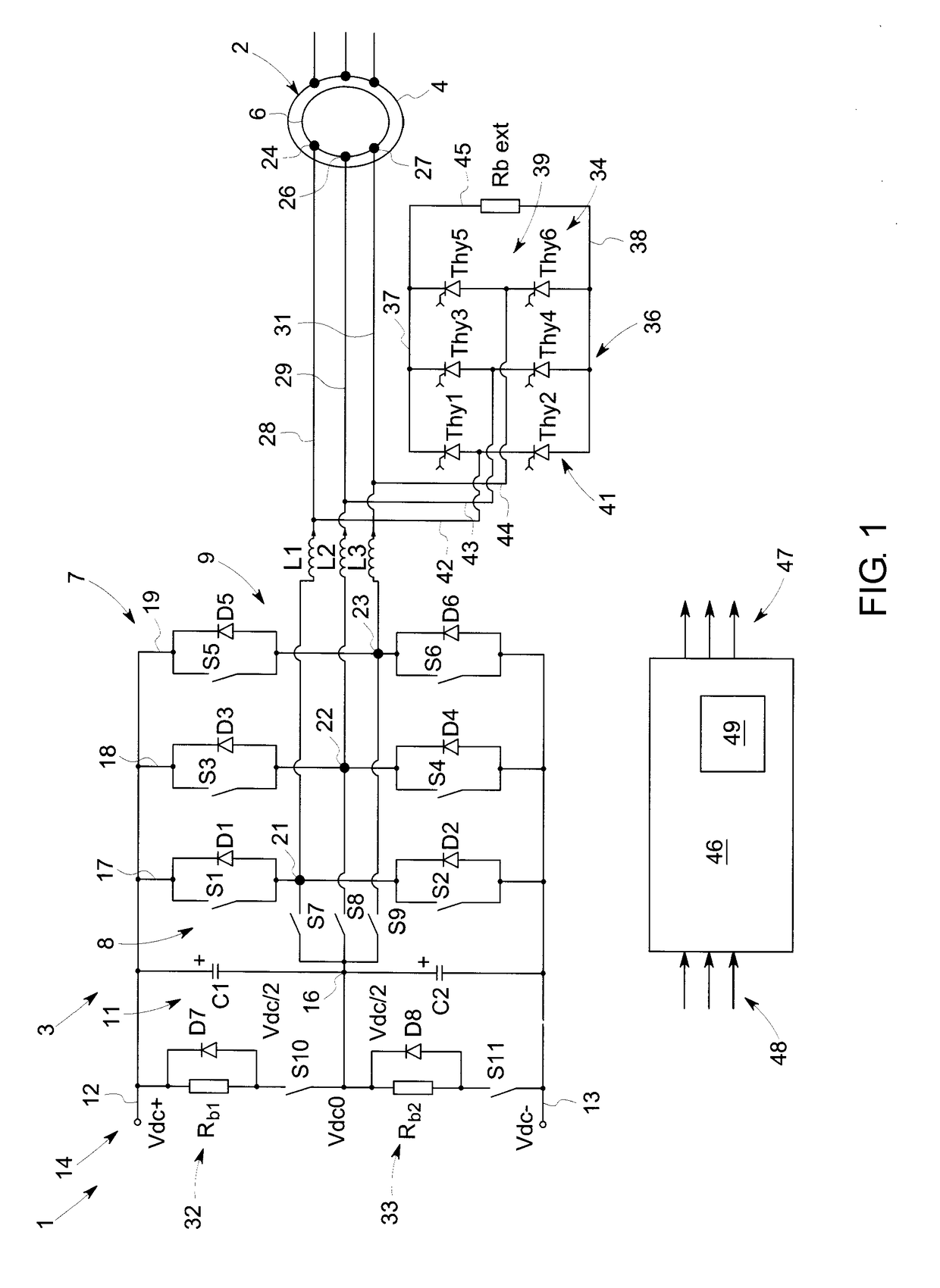 Method to protect a power converter arrangement and power converter arrangement with a protective device