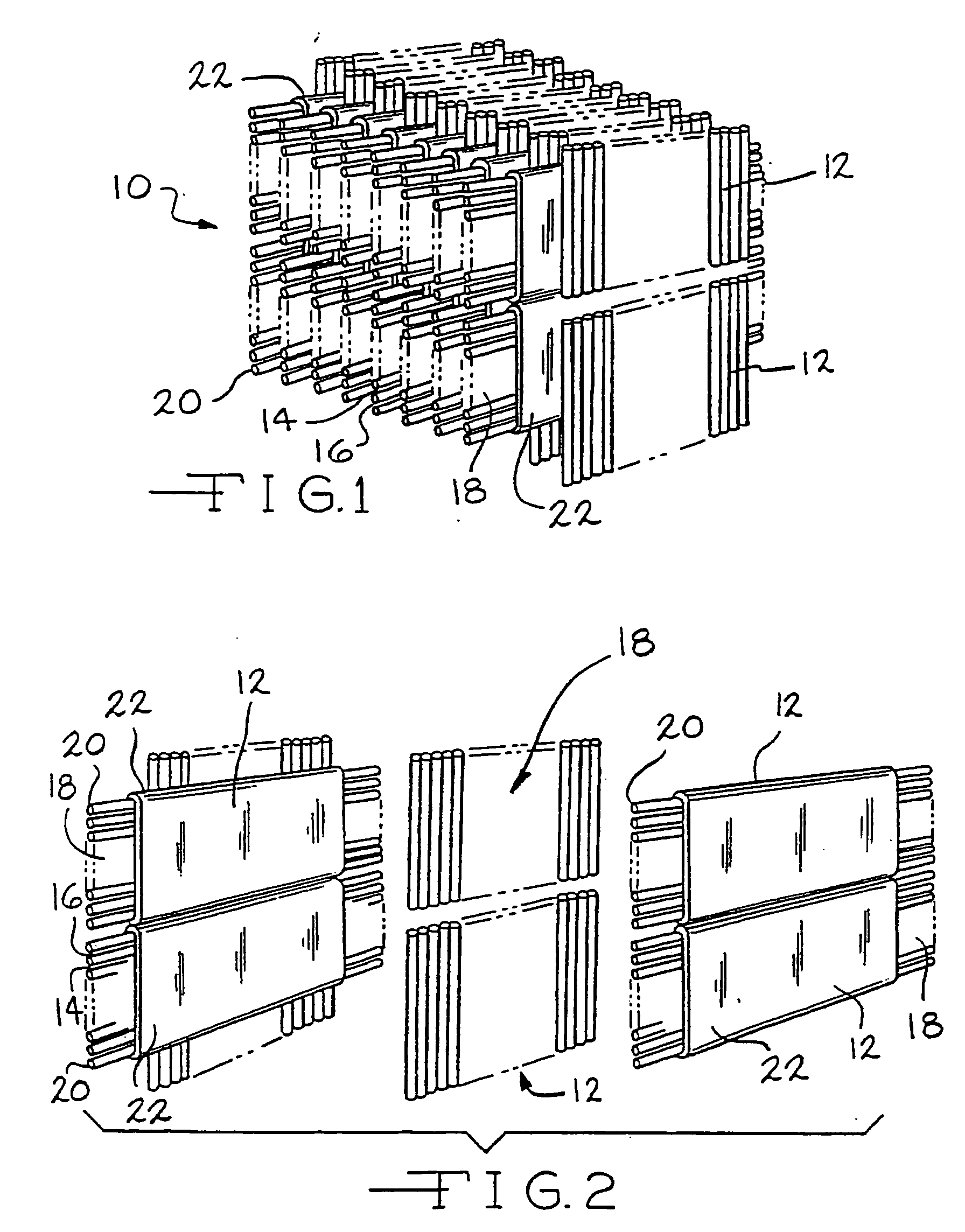 Low alkali sealing frits, and seals and devices utilizing such frits