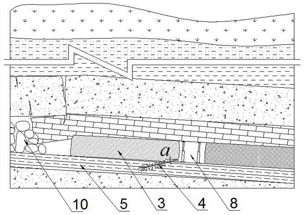 Method for controlling roadway deformation by presplitting blasting pressure release of base angle of roadway protection coal pillar
