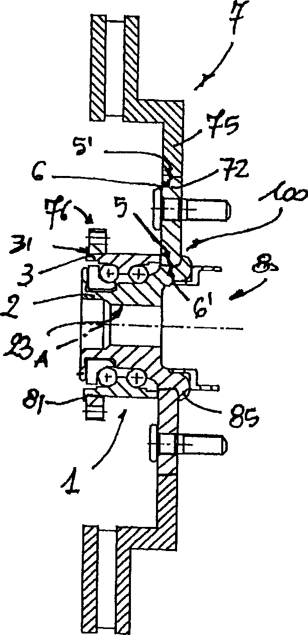 Device for connecting rolling bearing to external engine body