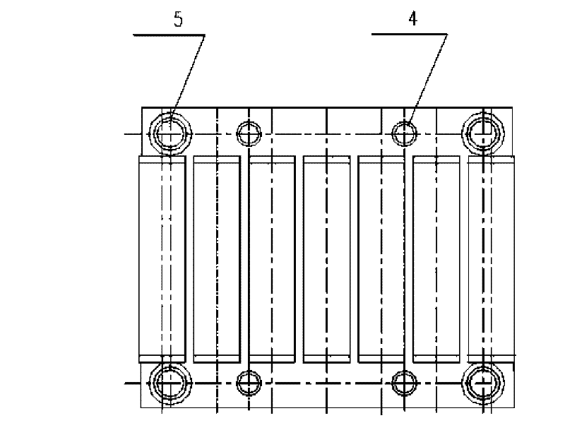 Method for automatically detecting and controlling segment roll gap by adopting balancing oil cylinder