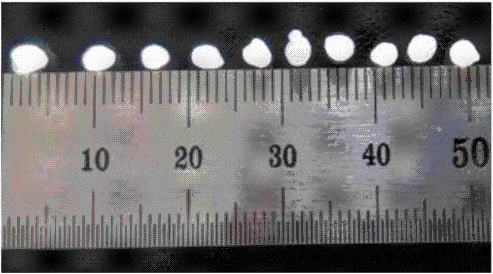 Cellulose microsphere sewage filter and filtration method