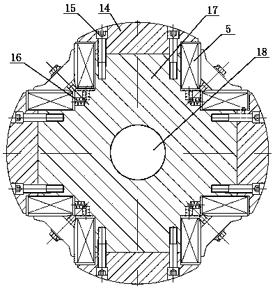 Salient pole synchronous motor rotor with integrated solid structure
