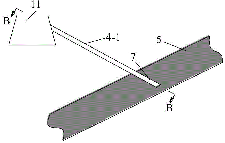 A hydraulic slit U-shaped hole slag discharge gas treatment method
