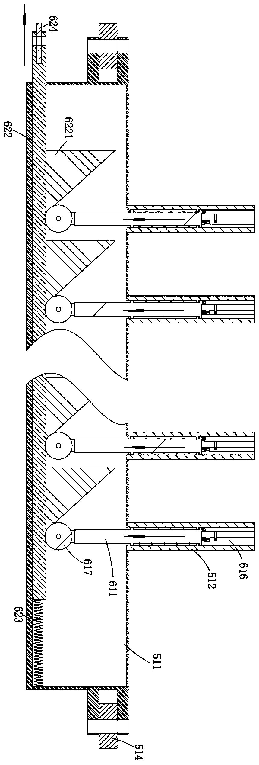 Prefabricated part full-automatic pouring device capable of raking materials