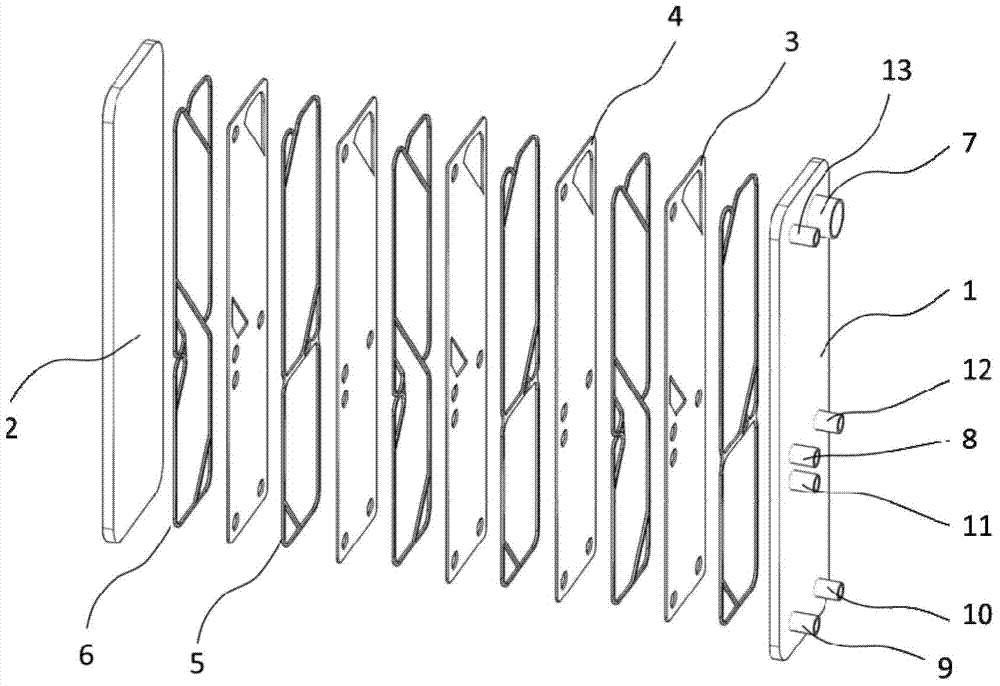 A plate condenser with liquid separation function