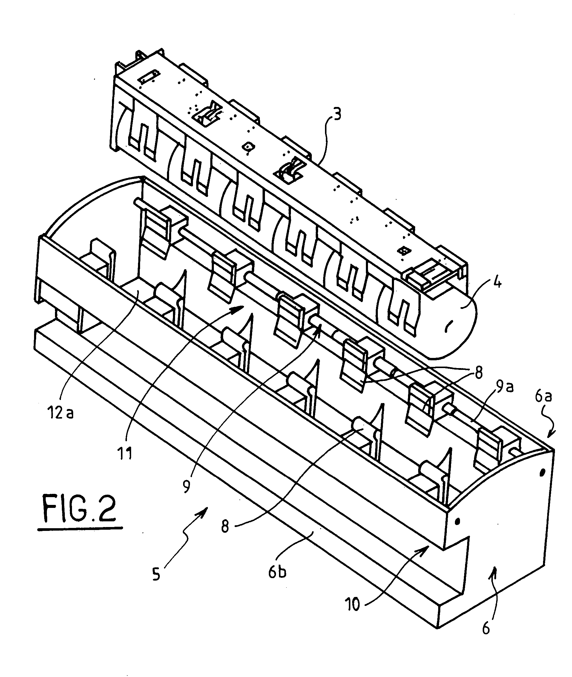 Device to separate propellant charge modules