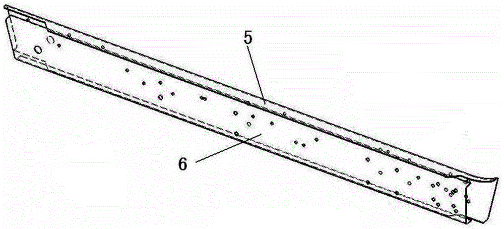 A Segmentally Welded Variable Section Box Frame Longitudinal Beam