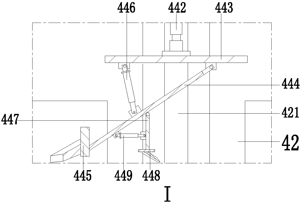 Device for high-efficiency separation of surface insulator of waste and old aluminum coil of cable